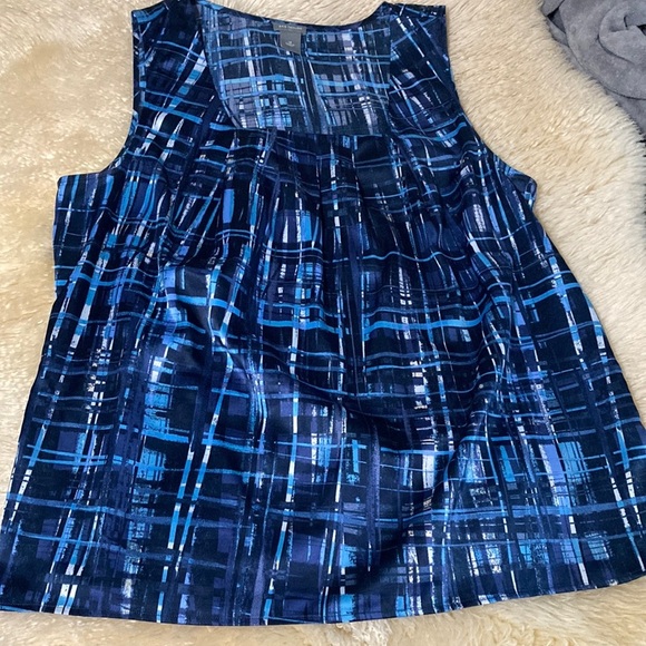 Blue print sleeveless top - Picture 1 of 6